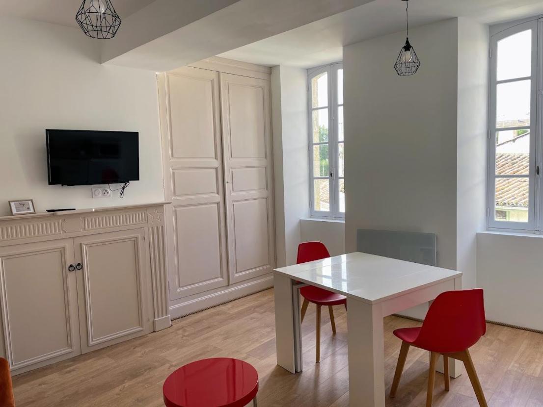 Le Colore- T2 Confortable Avec Vue Sur Nérac Esterno foto